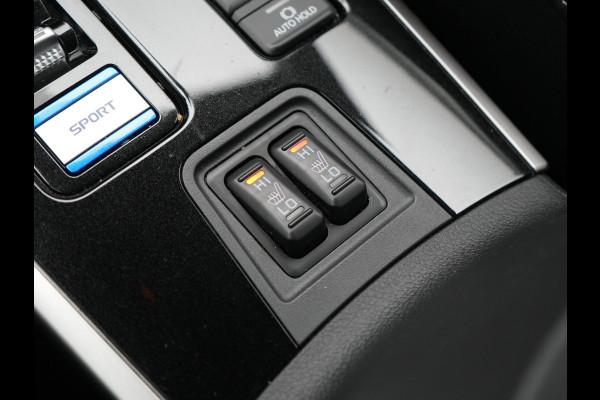 Mitsubishi Outlander 2.4 Pure Plug In Hybrid 225pk Dealer O.H. PHEV | Apple Carplay | Camera | Sportstoelen Verwarmd | Keyless | Cruise Control | DAB |