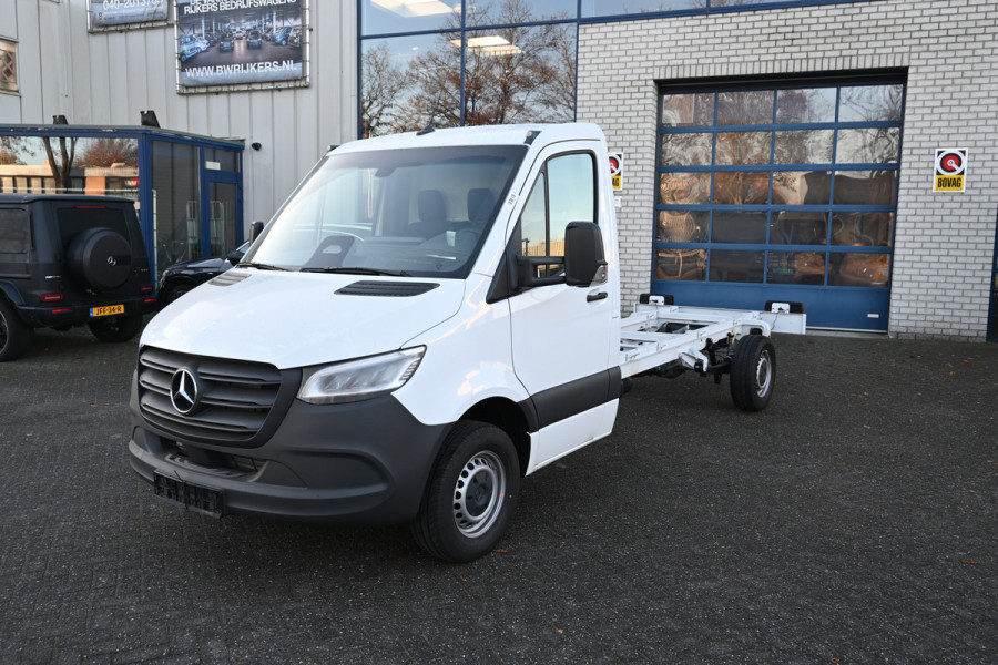Mercedes-Benz Sprinter 317 CDI L3 RWD Pro Open laadbak, Smartphone integratie pakket, LED Vraag naar de mogelijkheden opbouw!
