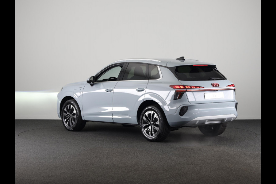 Audi Q3 Advanced edition e-hybrid 200 kW / 272 PK | Techniekpakket plus | Ambiente lichtpakket plus | Privacy glas | Sportstoelen |