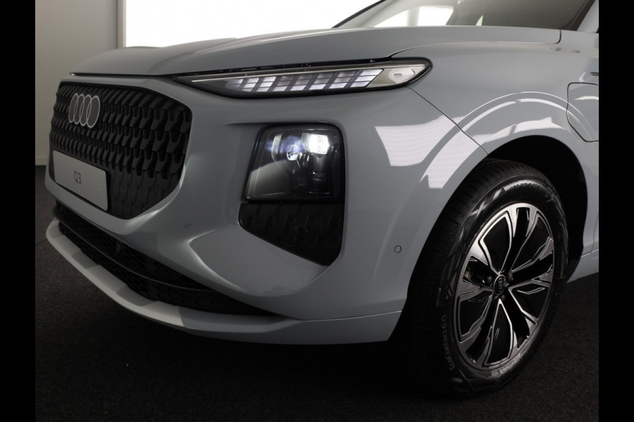 Audi Q3 Advanced edition e-hybrid 200 kW / 272 PK | Techniekpakket plus | Ambiente lichtpakket plus | Privacy glas | Sportstoelen |