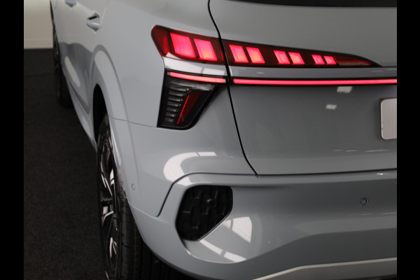 Audi Q3 Advanced edition e-hybrid 200 kW / 272 PK | Techniekpakket plus | Ambiente lichtpakket plus | Privacy glas | Sportstoelen |
