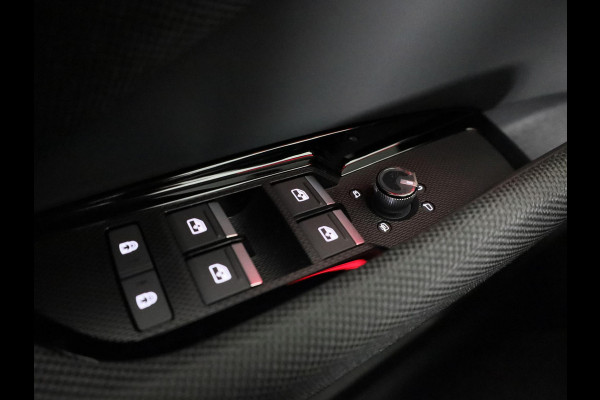 Audi Q3 Advanced edition e-hybrid 200 kW / 272 PK | Techniekpakket plus | Ambiente lichtpakket plus | Privacy glas | Sportstoelen |