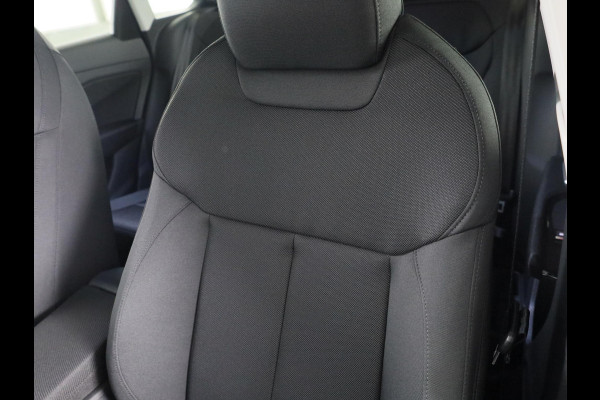 Audi Q3 Advanced edition e-hybrid 200 kW / 272 PK | Techniekpakket plus | Ambiente lichtpakket plus | Privacy glas | Sportstoelen |