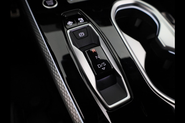 Audi A6 Avant S edition e-hybrid 220 kW / 299 PK Avant 7 versn. | Techniekpakket plus | MMi experience pro | Elektrische stoelen | Privacy glas |