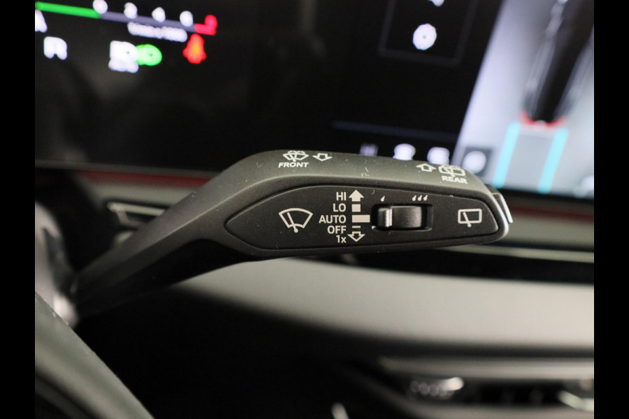 Audi A6 Avant S edition e-hybrid 220 kW / 299 PK Avant 7 versn. | Techniekpakket plus | MMi experience pro | Elektrische stoelen | Privacy glas |