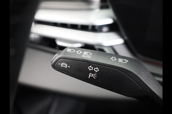 Audi A6 Avant S edition e-hybrid 220 kW / 299 PK Avant 7 versn. | Techniekpakket plus | MMi experience pro | Elektrische stoelen | Privacy glas |