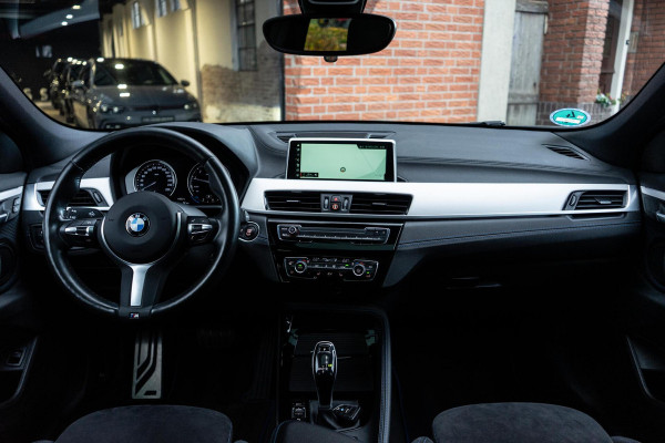 BMW X2 sDrive20i High Executive M-Sport Pano / HUD / Cruise
