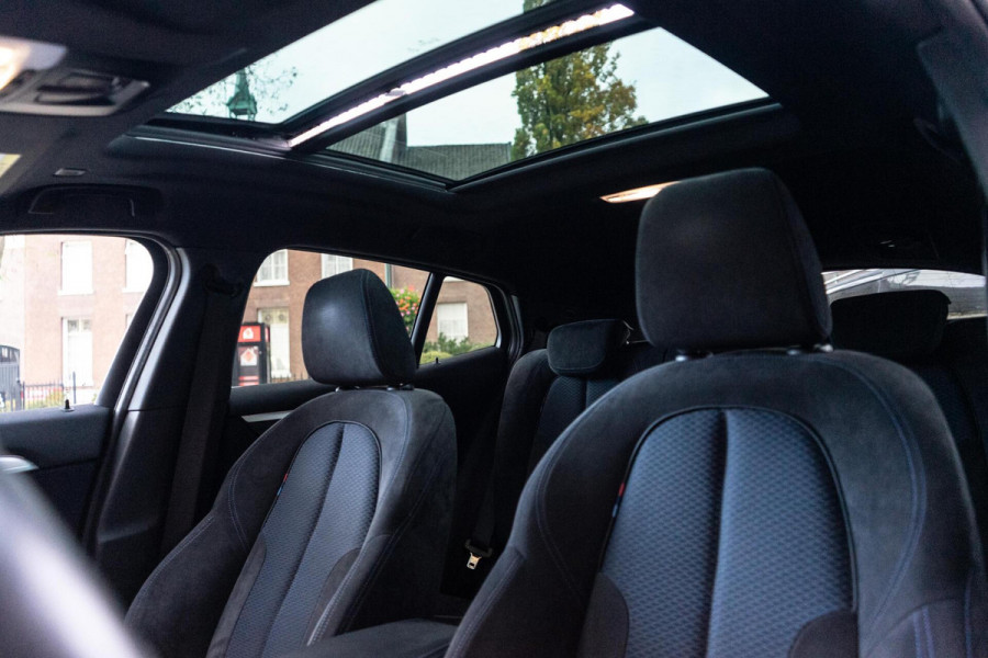 BMW X2 sDrive20i High Executive M-Sport Pano / HUD / Cruise
