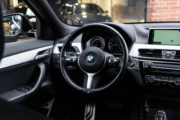BMW X2 sDrive20i High Executive M-Sport Pano / HUD / Cruise