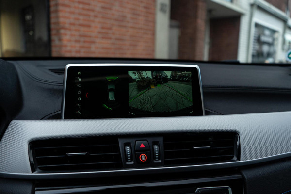 BMW X2 sDrive20i High Executive M-Sport Pano / HUD / Cruise