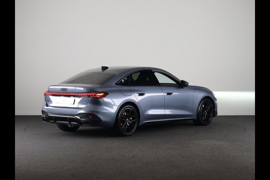 Audi A5 S edition 2.0 TFSI e 220 kW / 299 PK Limousine | Elektrische stoelen | Privacy glas | Optiek pakket zwart plus | 19'' velgen |