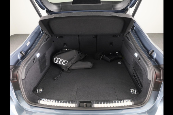 Audi A5 S edition 2.0 TFSI e 220 kW / 299 PK Limousine | Elektrische stoelen | Privacy glas | Optiek pakket zwart plus | 19'' velgen |