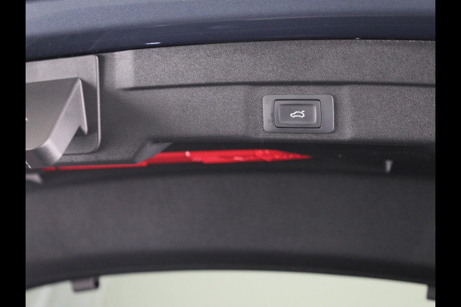 Audi A5 S edition 2.0 TFSI e 220 kW / 299 PK Limousine | Elektrische stoelen | Privacy glas | Optiek pakket zwart plus | 19'' velgen |