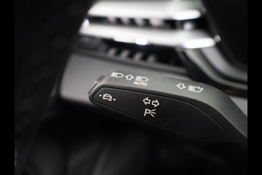 Audi A5 S edition 2.0 TFSI e 220 kW / 299 PK Limousine | Elektrische stoelen | Privacy glas | Optiek pakket zwart plus | 19'' velgen |