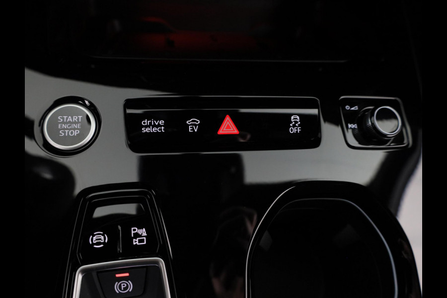 Audi A5 S edition 2.0 TFSI e 220 kW / 299 PK Limousine | Elektrische stoelen | Privacy glas | Optiek pakket zwart plus | 19'' velgen |