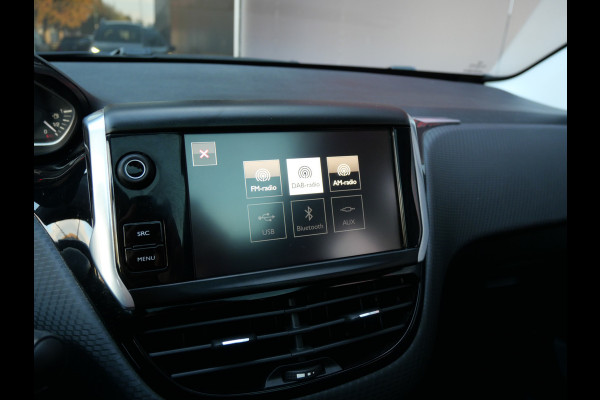 Peugeot 2008 1.2 PURETECH BLUE LION | PANO | CARPLAY | NAVIGATIE | 110 PK | NL-AUTO!!