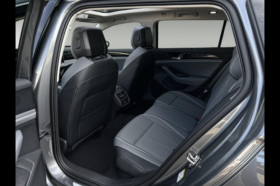 Volkswagen Passat Variant Elegance Business 1.5 eHybrid 150 kW / 204 pk Vari