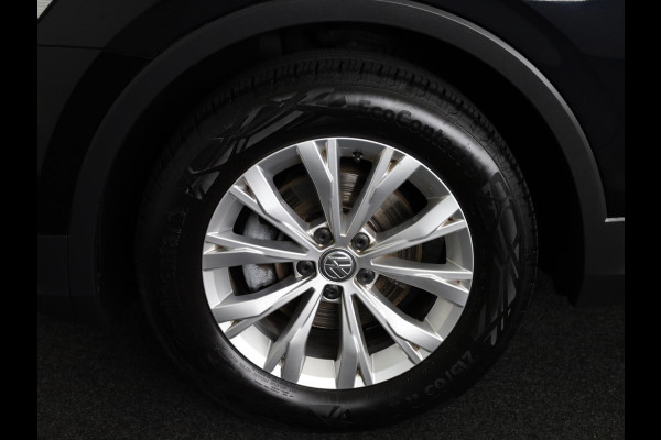 Volkswagen Tiguan 1.5 TSI ACT Comfortline Automaat (DSG) | Navigatie | Parkeersensoren | Adaptieve cruise control | Carplay |