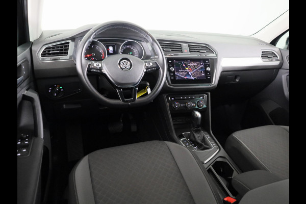 Volkswagen Tiguan 1.5 TSI ACT Comfortline Automaat (DSG) | Navigatie | Parkeersensoren | Adaptieve cruise control | Carplay |