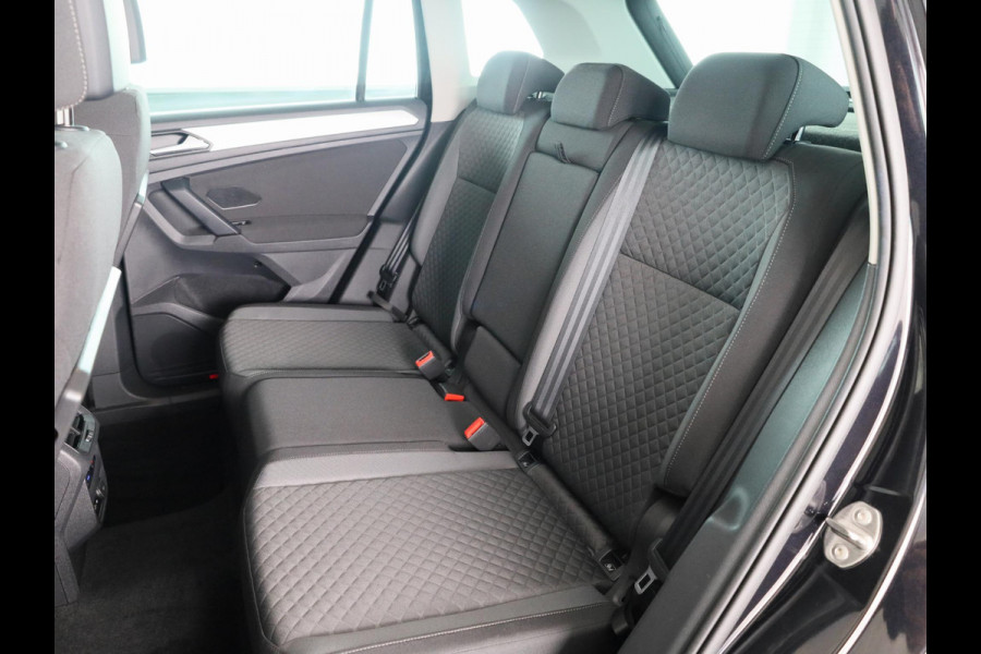 Volkswagen Tiguan 1.5 TSI ACT Comfortline Automaat (DSG) | Navigatie | Parkeersensoren | Adaptieve cruise control | Carplay |