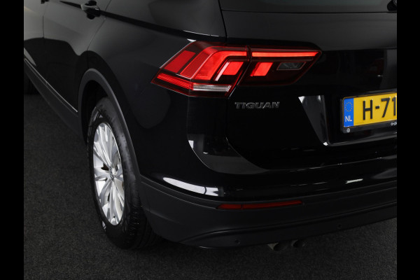 Volkswagen Tiguan 1.5 TSI ACT Comfortline Automaat (DSG) | Navigatie | Parkeersensoren | Adaptieve cruise control | Carplay |
