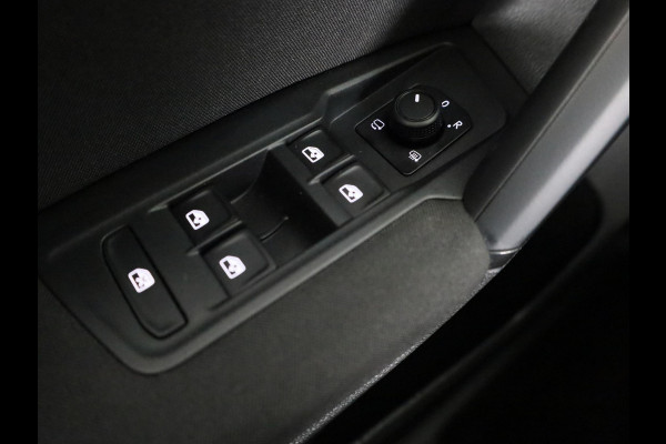 Volkswagen Tiguan 1.5 TSI ACT Comfortline Automaat (DSG) | Navigatie | Parkeersensoren | Adaptieve cruise control | Carplay |