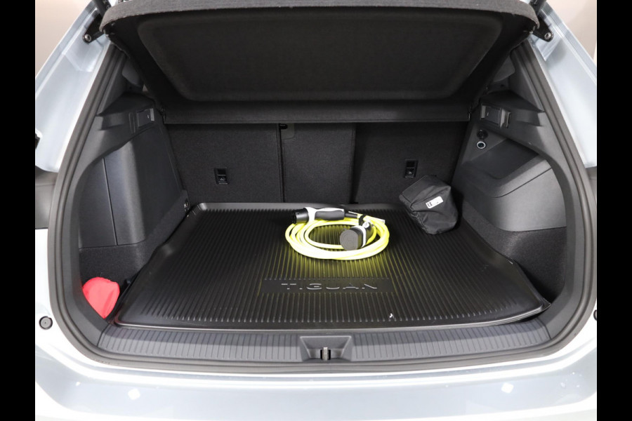 Volkswagen Tiguan R-Line-Edition 1.5 eHybrid 200 kW / 272 pk SUV 6 v