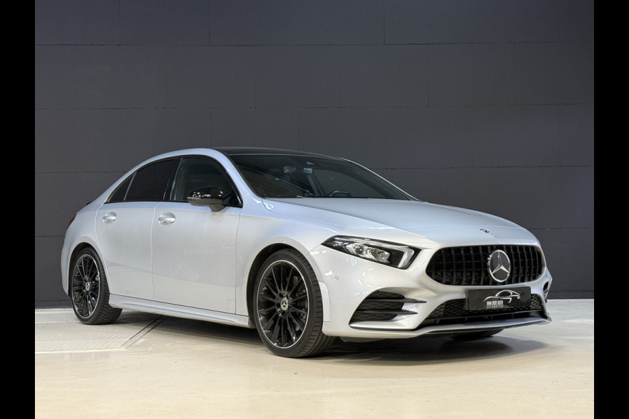 Mercedes-Benz A-Klasse 220 4MATIC Premium | Panoramadak | Sfeerverlichting | Camera