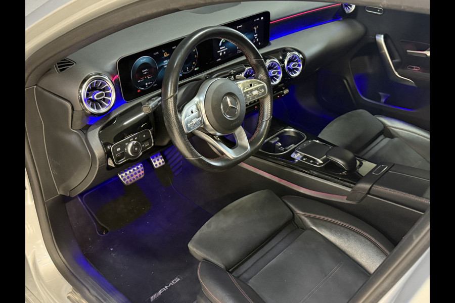 Mercedes-Benz A-Klasse 220 4MATIC Premium | Panoramadak | Sfeerverlichting | Camera