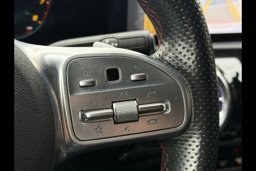 Mercedes-Benz A-Klasse 220 4MATIC Premium | Panoramadak | Sfeerverlichting | Camera