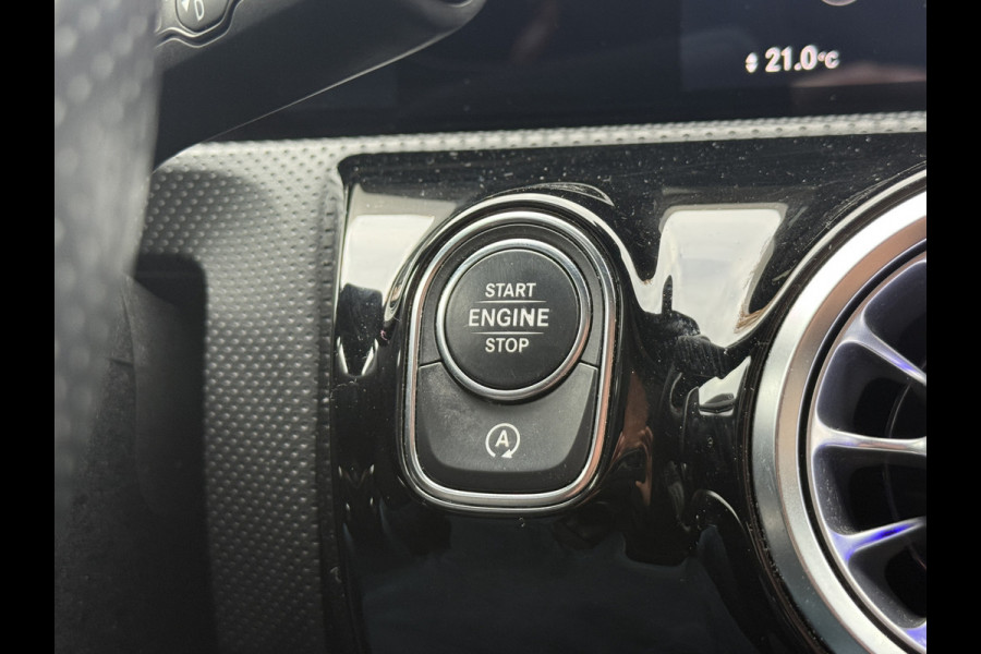 Mercedes-Benz A-Klasse 220 4MATIC Premium | Panoramadak | Sfeerverlichting | Camera