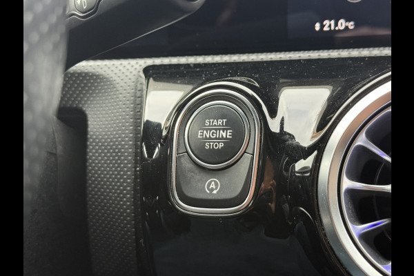 Mercedes-Benz A-Klasse 220 4MATIC Premium | Panoramadak | Sfeerverlichting | Camera