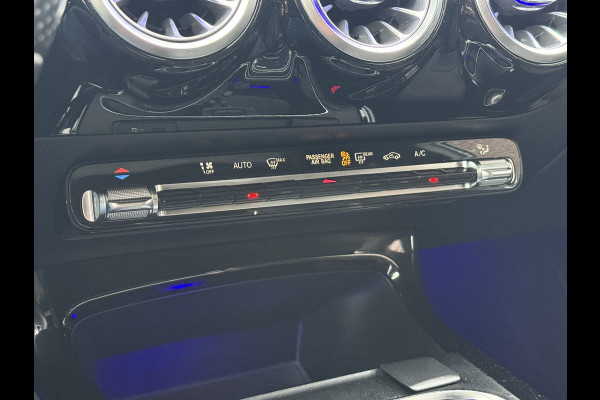 Mercedes-Benz A-Klasse 220 4MATIC Premium | Panoramadak | Sfeerverlichting | Camera