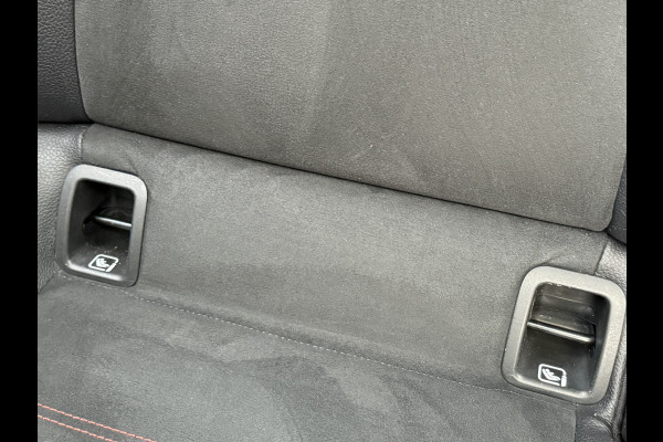 Mercedes-Benz A-Klasse 220 4MATIC Premium | Panoramadak | Sfeerverlichting | Camera