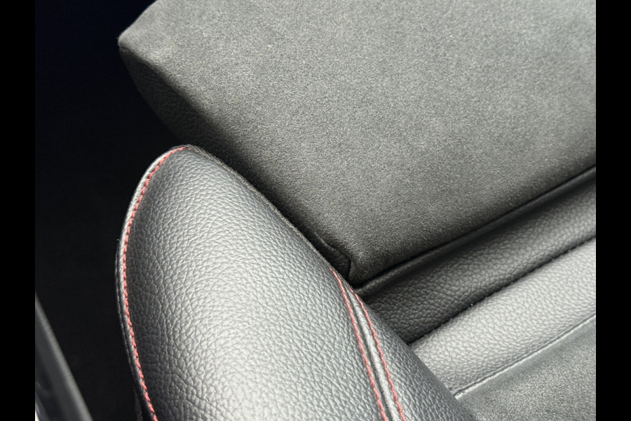 Mercedes-Benz A-Klasse 220 4MATIC Premium | Panoramadak | Sfeerverlichting | Camera