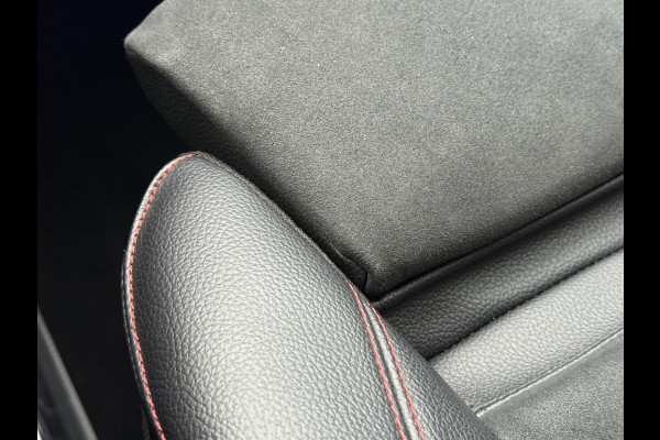 Mercedes-Benz A-Klasse 220 4MATIC Premium | Panoramadak | Sfeerverlichting | Camera