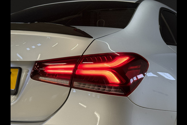 Mercedes-Benz A-Klasse 220 4MATIC Premium | Panoramadak | Sfeerverlichting | Camera