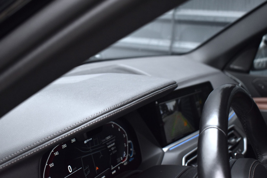 BMW X5 xDrive45e High Executive M Sport | Panoramadak | Laser | ACC | Trekhaak | 21'' Wielen | Luchtvering |