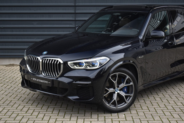 BMW X5 xDrive45e High Executive M Sport | Panoramadak | Laser | ACC | Trekhaak | 21'' Wielen | Luchtvering |