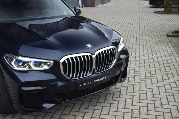 BMW X5 xDrive45e High Executive M Sport | Panoramadak | Laser | ACC | Trekhaak | 21'' Wielen | Luchtvering |
