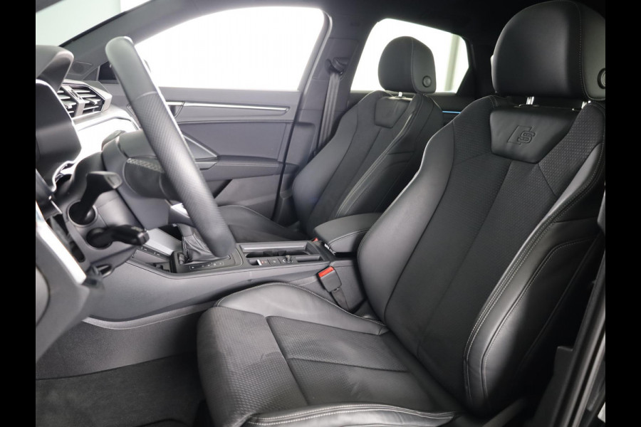 Audi Q3 Sportback 45 TFSI e S Edition 245 pk S-tronic | Navigatie | Panoramadak | Trekhaak (wegklapbaar) | Parkeersensoren | Achteruitrijcamera | Lichtmetalen velgen 20" | S-Line |