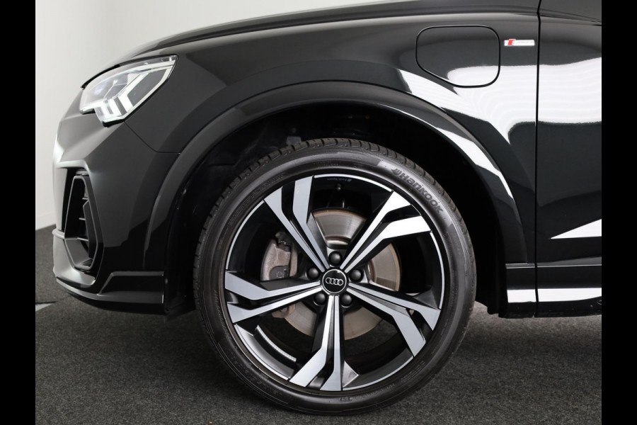 Audi Q3 Sportback 45 TFSI e S Edition 245 pk S-tronic | Navigatie | Panoramadak | Trekhaak (wegklapbaar) | Parkeersensoren | Achteruitrijcamera | Lichtmetalen velgen 20" | S-Line |