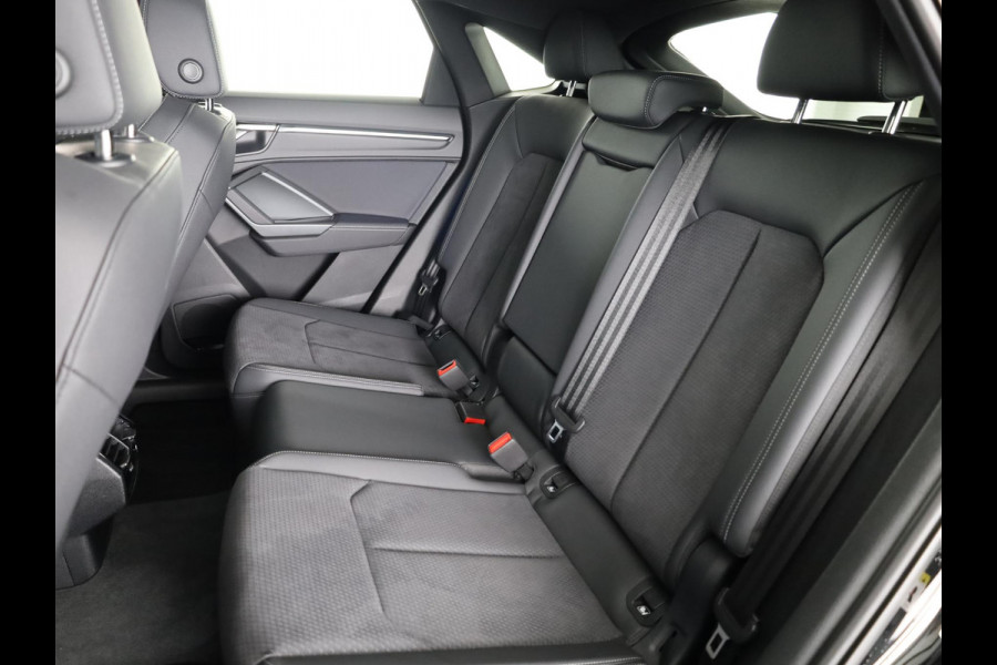 Audi Q3 Sportback 45 TFSI e S Edition 245 pk S-tronic | Navigatie | Panoramadak | Trekhaak (wegklapbaar) | Parkeersensoren | Achteruitrijcamera | Lichtmetalen velgen 20" | S-Line |