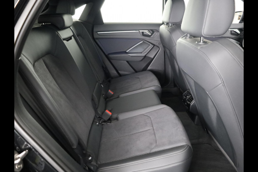 Audi Q3 Sportback 45 TFSI e S Edition 245 pk S-tronic | Navigatie | Panoramadak | Trekhaak (wegklapbaar) | Parkeersensoren | Achteruitrijcamera | Lichtmetalen velgen 20" | S-Line |