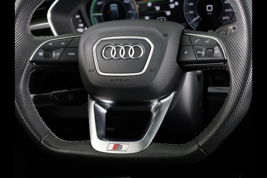 Audi Q3 Sportback 45 TFSI e S Edition 245 pk S-tronic | Navigatie | Panoramadak | Trekhaak (wegklapbaar) | Parkeersensoren | Achteruitrijcamera | Lichtmetalen velgen 20" | S-Line |