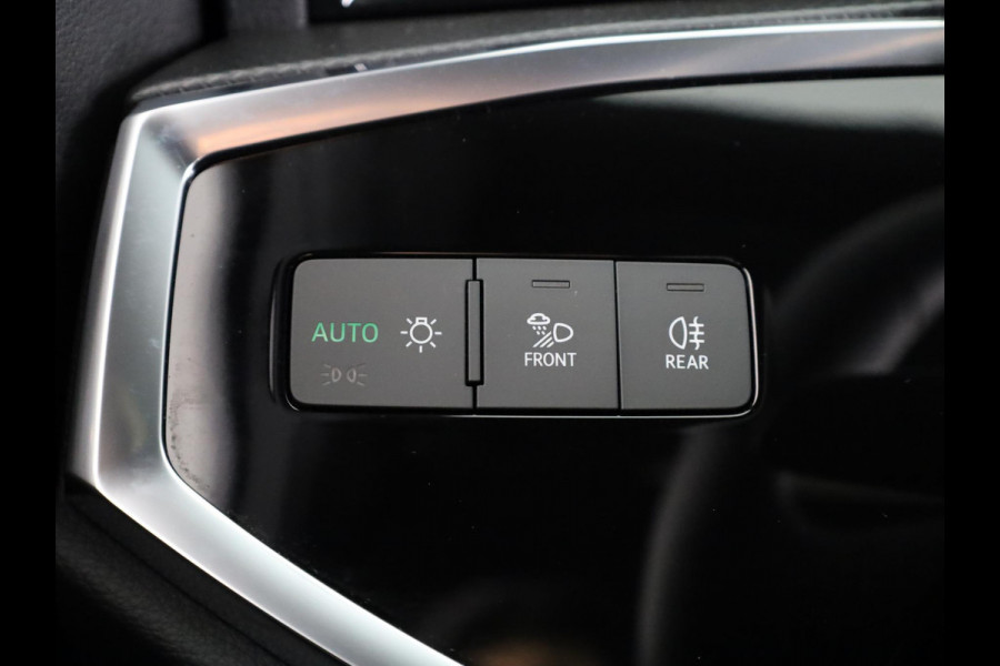 Audi Q3 Sportback 45 TFSI e S Edition 245 pk S-tronic | Navigatie | Panoramadak | Trekhaak (wegklapbaar) | Parkeersensoren | Achteruitrijcamera | Lichtmetalen velgen 20" | S-Line |