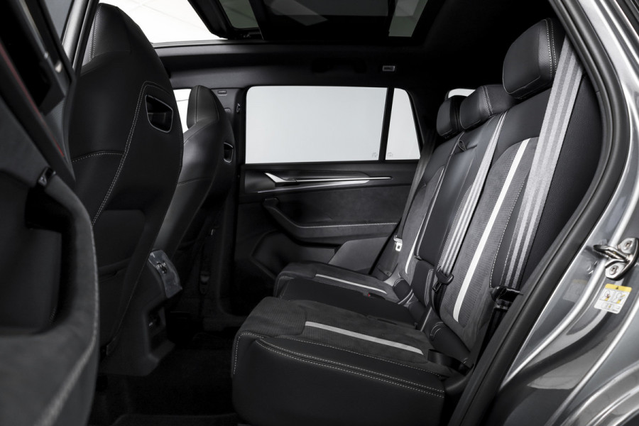 Škoda Kodiaq 1.5 TSI PHEV Sportline Business | S/K-Panodak | DCC+ | Dig. Cockpit | Adapt Cruise | Memory | Winterpakket | Camera | NAV + App. Connect | ECC | DAB | Elek. Trekhaak | Elek. Klep | LM 20" | 0767