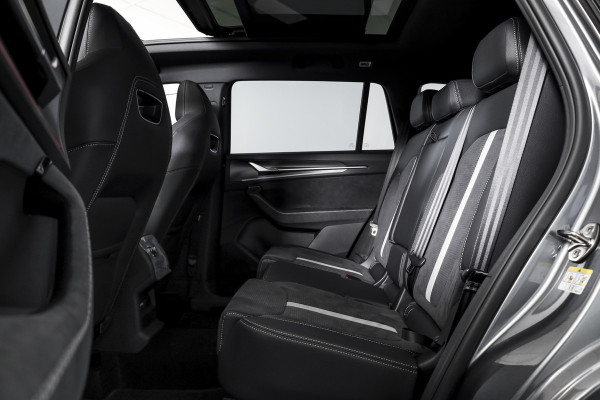 Škoda Kodiaq 1.5 TSI PHEV Sportline Business | S/K-Panodak | DCC+ | Dig. Cockpit | Adapt Cruise | Memory | Winterpakket | Camera | NAV + App. Connect | ECC | DAB | Elek. Trekhaak | Elek. Klep | LM 20" | 0767