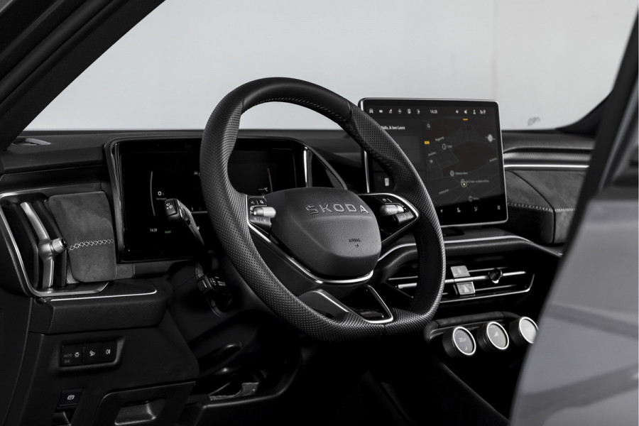 Škoda Kodiaq 1.5 TSI PHEV Sportline Business | S/K-Panodak | DCC+ | Dig. Cockpit | Adapt Cruise | Memory | Winterpakket | Camera | NAV + App. Connect | ECC | DAB | Elek. Trekhaak | Elek. Klep | LM 20" | 0767