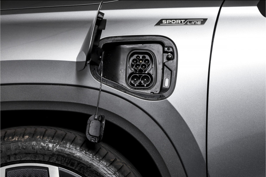 Škoda Kodiaq 1.5 TSI PHEV Sportline Business | S/K-Panodak | DCC+ | Dig. Cockpit | Adapt Cruise | Memory | Winterpakket | Camera | NAV + App. Connect | ECC | DAB | Elek. Trekhaak | Elek. Klep | LM 20" | 0767